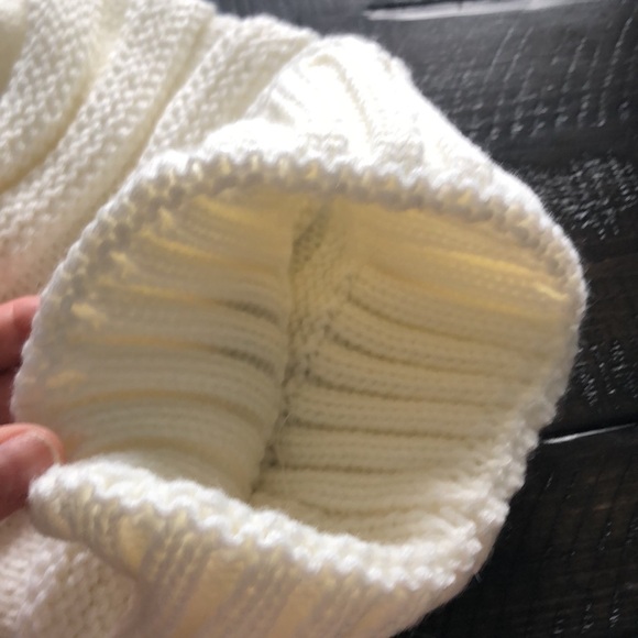 NEW C.C Slouchy Cable Knit Beanie Bundle Gray White One Size Fits Most Acrylic - Picture 5 of 12